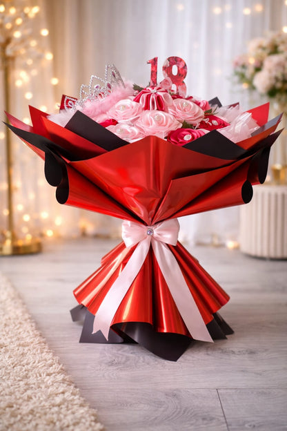 Buchet aniversar pentru 18 ani realizat din trandafiri din satin, lucrat manual, cu design elegant și detalii deosebite 🎀