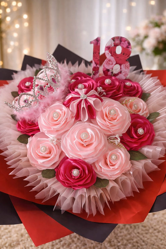 Buchet aniversar pentru 18 ani realizat din trandafiri din satin, lucrat manual, cu design elegant și detalii deosebite 🎀